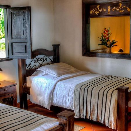 Hotel Bosques Del Saman Alcala 킴바야 외부 사진