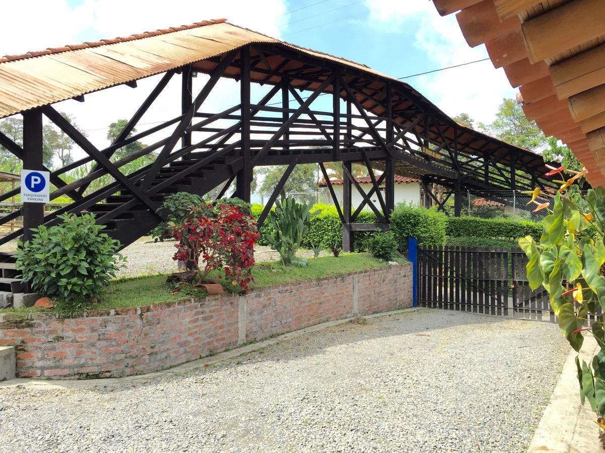 Hotel Bosques Del Saman Alcala 킴바야 외부 사진