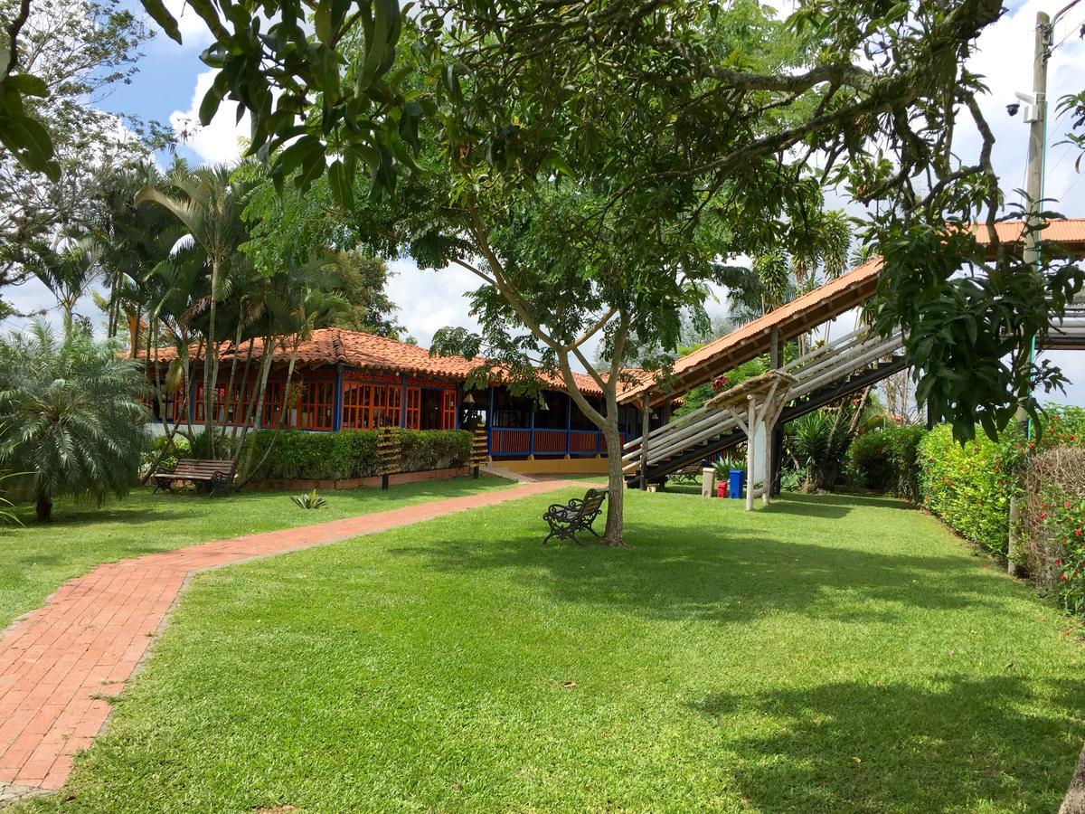 Hotel Bosques Del Saman Alcala 킴바야 외부 사진