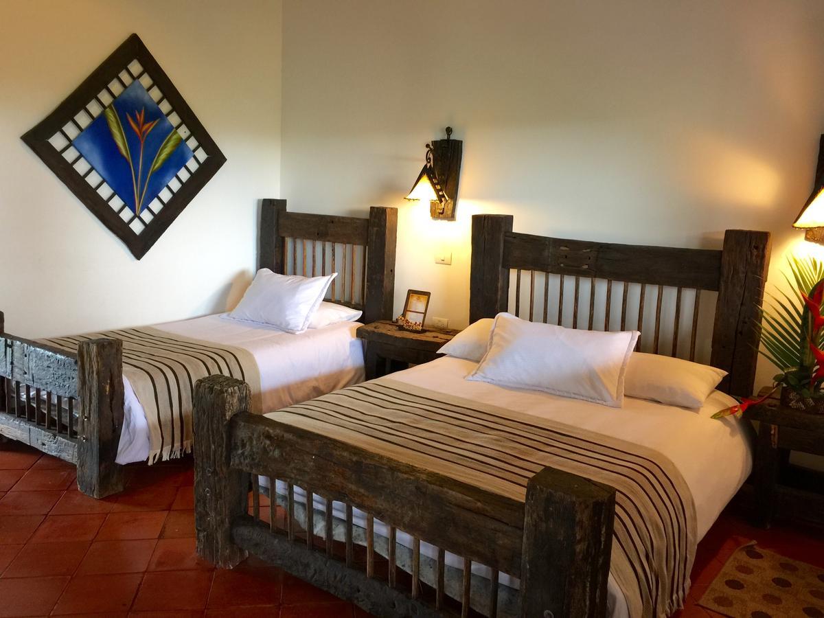 Hotel Bosques Del Saman Alcala 킴바야 외부 사진